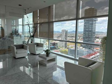 Piso de Oficinas con 9 privados y 2 salas de juntas