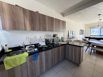 VENTA CASA RINCONES DEL MARQUES, TERRENO EXCEDENTE, 3 RECAMARAS 3 BAÑOS.