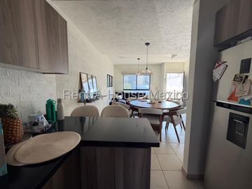 VENTA CASA RINCONES DEL MARQUES, TERRENO EXCEDENTE, 3 RECAMARAS 3 BAÑOS.