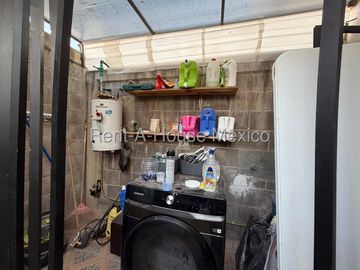 VENTA CASA RINCONES DEL MARQUES, TERRENO EXCEDENTE, 3 RECAMARAS 3 BAÑOS.