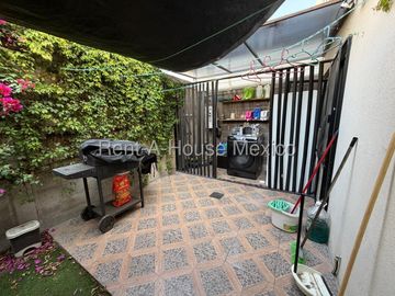 VENTA CASA RINCONES DEL MARQUES, TERRENO EXCEDENTE, 3 RECAMARAS 3 BAÑOS.
