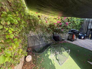 VENTA CASA RINCONES DEL MARQUES, TERRENO EXCEDENTE, 3 RECAMARAS 3 BAÑOS.