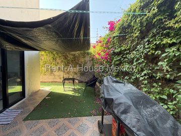 VENTA CASA RINCONES DEL MARQUES, TERRENO EXCEDENTE, 3 RECAMARAS 3 BAÑOS.