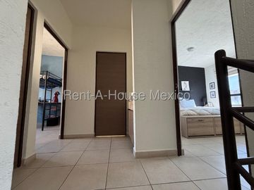 VENTA CASA RINCONES DEL MARQUES, TERRENO EXCEDENTE, 3 RECAMARAS 3 BAÑOS.