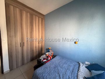 VENTA CASA RINCONES DEL MARQUES, TERRENO EXCEDENTE, 3 RECAMARAS 3 BAÑOS.
