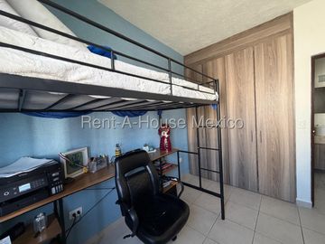 VENTA CASA RINCONES DEL MARQUES, TERRENO EXCEDENTE, 3 RECAMARAS 3 BAÑOS.