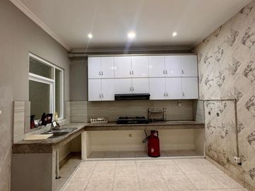 ANA RUMAH UK 6X21M DALAM KOMPLEK JELAMBAR