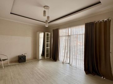 ANA RUMAH UK 6X21M DALAM KOMPLEK JELAMBAR