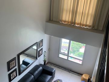 Fully Furnished Bi-Level 2-Bedroom Corner Unit at The Columns Legaspi