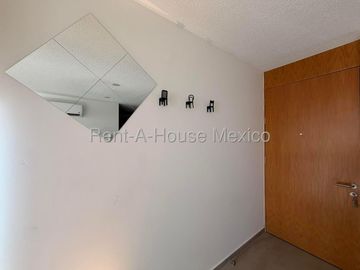 RENTA LOF AMUEBLADO JURICA, ATRAS ANTEA. DISTRITO SOPHIA 1 RECAMARA, 1 BAÑO.