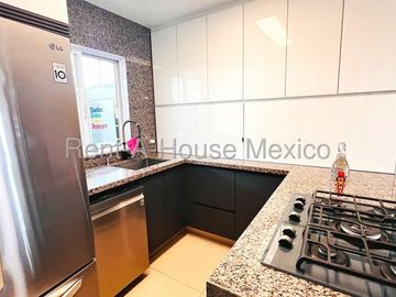 Casa con área de TV, amenidades, 2 recámaras - VENTA, Sonterra