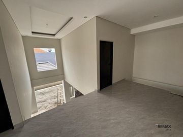 Rumah Baru 4 Kamar Tidur Dijual, di Area Buluh Indah Denpasar