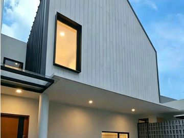 Rumah 2 Lantai di Komplek Duren Sawit Jakarta Timur. SHM dan Turun Harga