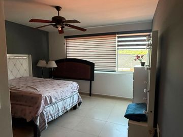 VENTA DE CASA EN GRAN JARDIN EN PRIVADA