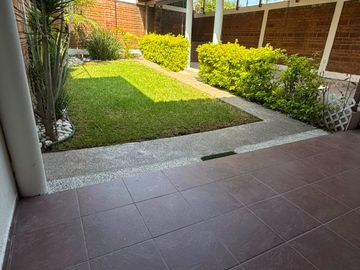 VENTA DE CASA EN GRAN JARDIN EN PRIVADA