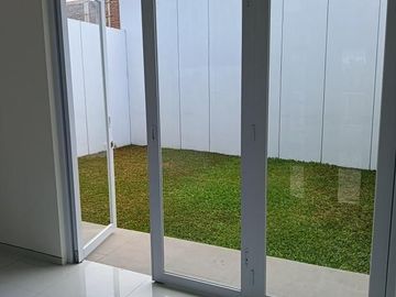 Rumah senja ANTAPANI Di Cluster Premium Tanjung Sari Asri Residence Posisi Pojok Akses Parkir Lega
