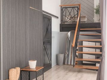 TERMURAH DIJUAL RUMAH 2,5 LANTAI HOOK SEMI FURNISH DALAM KOMPLEK GEGERKALONG BANDUNG