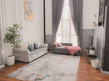 TERMURAH DIJUAL RUMAH 2,5 LANTAI HOOK SEMI FURNISH DALAM KOMPLEK GEGERKALONG BANDUNG