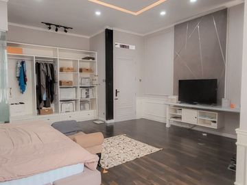TERMURAH DIJUAL RUMAH 2,5 LANTAI HOOK SEMI FURNISH DALAM KOMPLEK GEGERKALONG BANDUNG