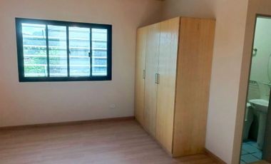 MODERN TAGAYTAY TOWNHOUSE FOR SALE IN BONIFACIO DRIVE TAGAYTAY CITY-MC
