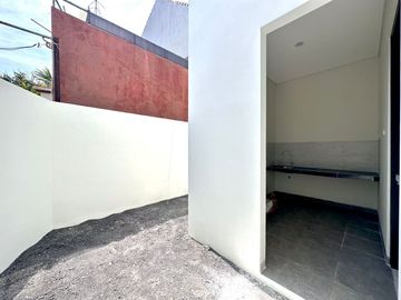 SIAP HUNI HANYA 3 MENIT KE TOL GUNUNGSARI!! RUMAH 2 LANTAI DI PERUMAHAN GUNUNGSARI INDAH SURABAYA