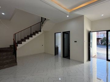 Dijual rumah baru pakuwon city cluster sorrento dekat xin zhong