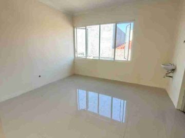 dijual rumah baru 2 lantai lokasi perum Rungkut Barata Surabaya