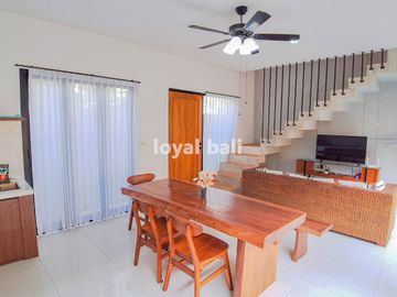 Villa, Modern Tropical Villa in Jimbaran – Prime Location Near Beach