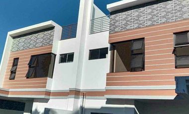Duplex House For Sale  For Sale in Maitim 2nd East Tagaytay City (outside subd)-MC