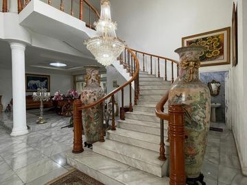 Rumah 2 Lantai di Cilandak Jakarta Selatan. SHM dan Harga dibawah Pasar