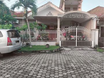 Rumah Taman Pondok Indah Wiyung Hadap Utara Row Jalan 3 Mobil