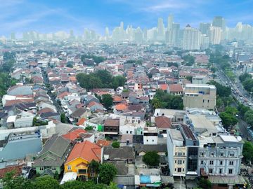 LEBAR DEPAN 15,7 M ! RUMAH HITUNG TANAH DI LOKASI PREMIUM TEBET !