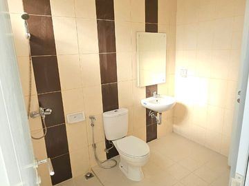 Rumah Minimalis Cluster Yarra JGC – Baru Renovasi, Siap Tempati