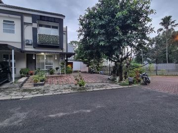 DIJUAL RUMAH HOOK CLUSTER AZALEA LEBAR 14 GADING SERPONG
