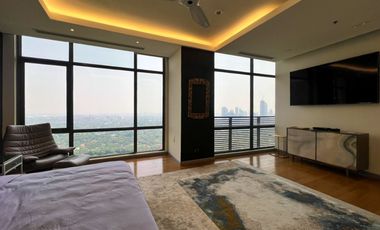 For Sale: Bi-Level Penthouse with Private Roof Decks & Swimming Pool at Bellagio Tower 3, BGC