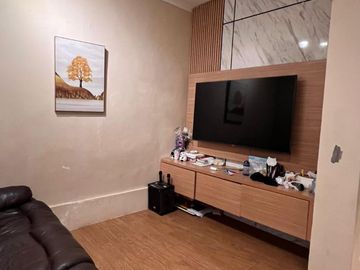 DIJUAL RUMAH CANTIK 2 LANTAI SIAP HUNI LINGKUNGAN ASRI DI NEW SERPONG ESTATE (EN703)