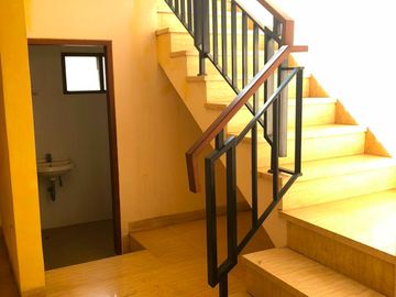 Rumah 2 Lantai di Cilandak Barat Jakarta Selatan. Dalam Komplek dan SHM
