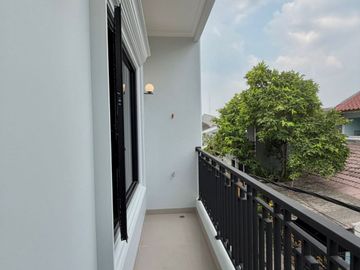 Dijual rumah baru dan siap huni di cipondoh makmur