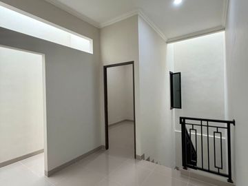 Dijual rumah baru dan siap huni di cipondoh makmur
