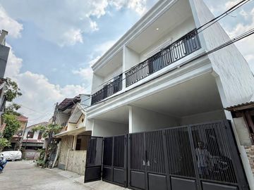 Dijual rumah baru dan siap huni di cipondoh makmur