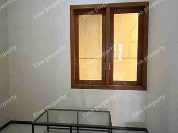 Dijual rumah di Gayungsari dekat A. yani