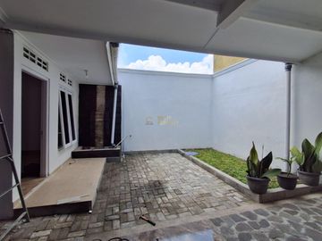 Rumah Siap Huni di Wedomartani Ngemplak – Lahan Luas, Terawat