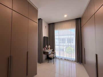 JUAL RUMAH SEMI FURNISHED MENTENG VILLAGE GADING SERPONG