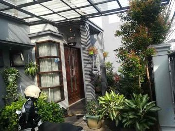 RUMAH 2 LANTAI SIAP HUNI DI KOMPLEK RAWAMANGUN – SHM, 4+1 KT & KEAMANAN 24 JAM!