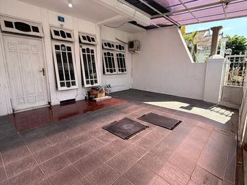 Rumah Eksklusif Nirwana Executive Rungkut – Akses Cepat ke Tol & Pusat Kota