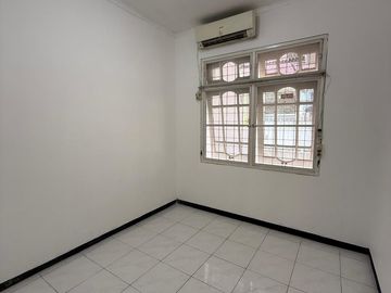 Rumah Eksklusif Nirwana Executive Rungkut – Akses Cepat ke Tol & Pusat Kota