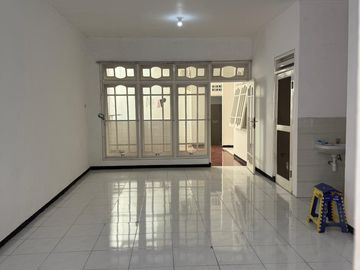 Rumah Eksklusif Nirwana Executive Rungkut – Akses Cepat ke Tol & Pusat Kota