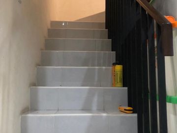 DIJUAL RUMAH 2 LANTAI SIAP HUNI LINGKUNGAN ASRI DI SERPONG ESTATE (HR42)