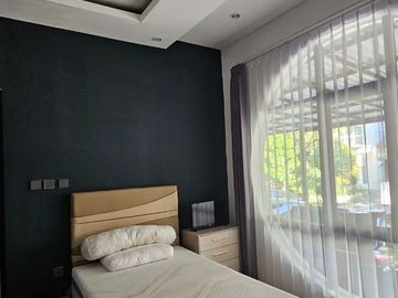FORSALE RUMAH MEWAH 3 LANTAI CITRALAND SURABAYA KOTA VG 104