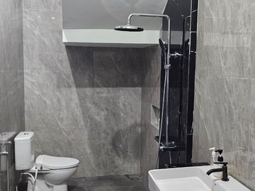 FORSALE RUMAH MEWAH 3 LANTAI CITRALAND SURABAYA KOTA VG 104
